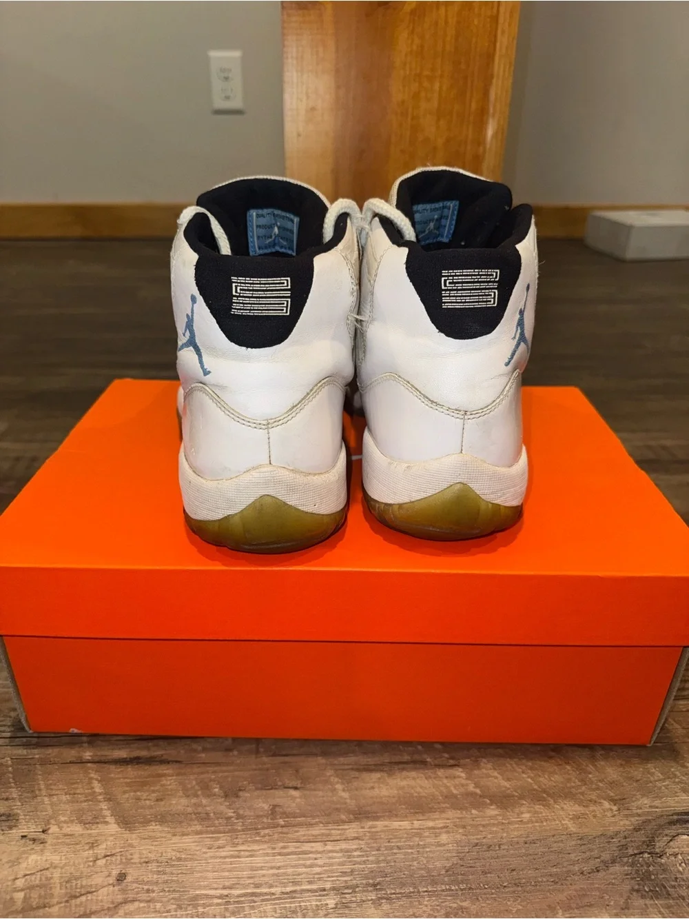 Jordan 11 “Legend Blue”